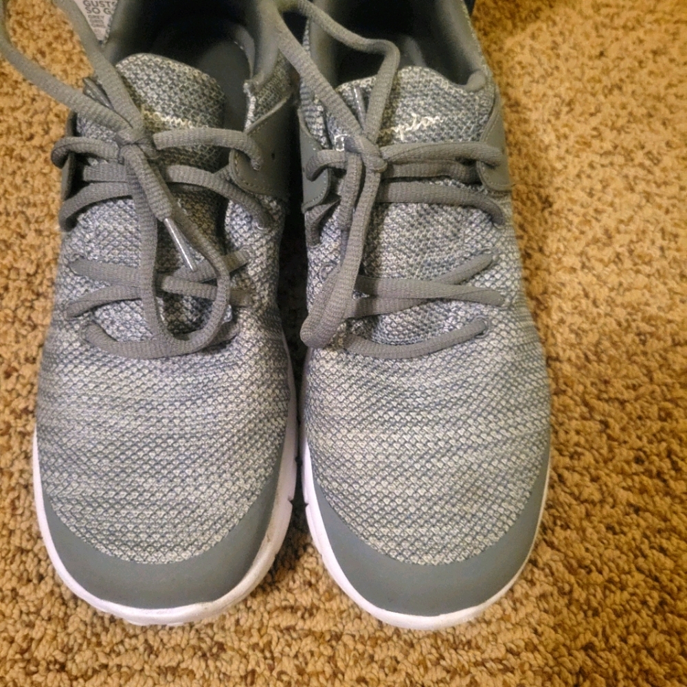 Men's shoes